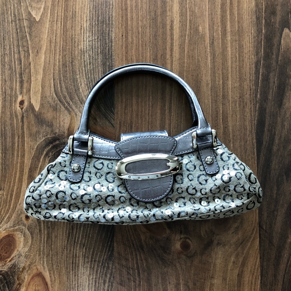 Guess Clutch